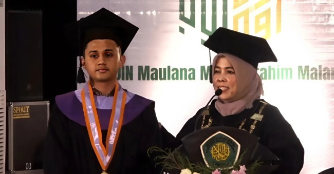 Kisah Wisudawan UIN Malang Bikin Haru, Rektor Hadiahkan Beasiswa S2 Gratis