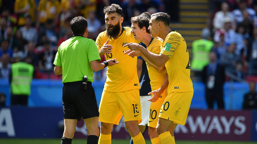 Prancis takluk saat melawan denmark di laga perdana grup a uefa nations league. Bagaimana Asisten Wasit Video Dapat Memengaruhi Hasil Pertandingan