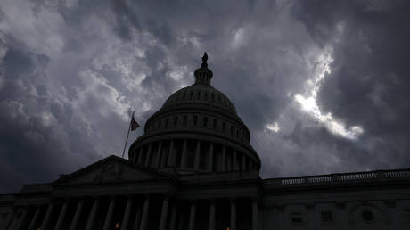 Las doce uvas de la suerte 1 es una tradición española que consiste en comerse doce uvas la medianoche del 31 de diciembre para dar la bienvenida al año nuevo. Aqui tienes nuestras ultimas actualizaciones SIM MEXICO