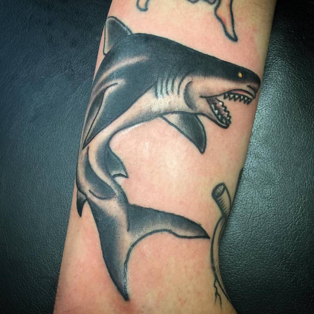 Traditional Shark Tattoo On The Upper Arm. 1000_x_1000_jpg
