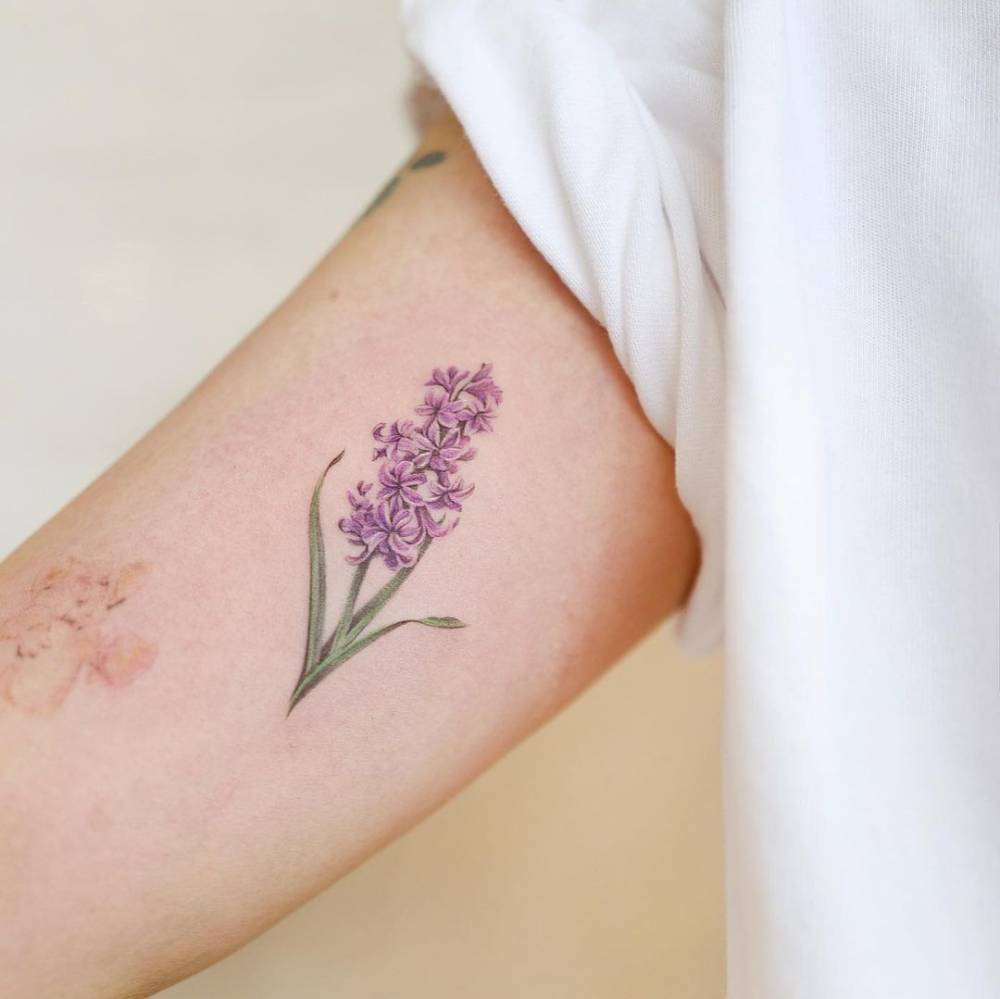 Micro-Realistic Lilac Flower Tattoo 999_x_1000_jpg