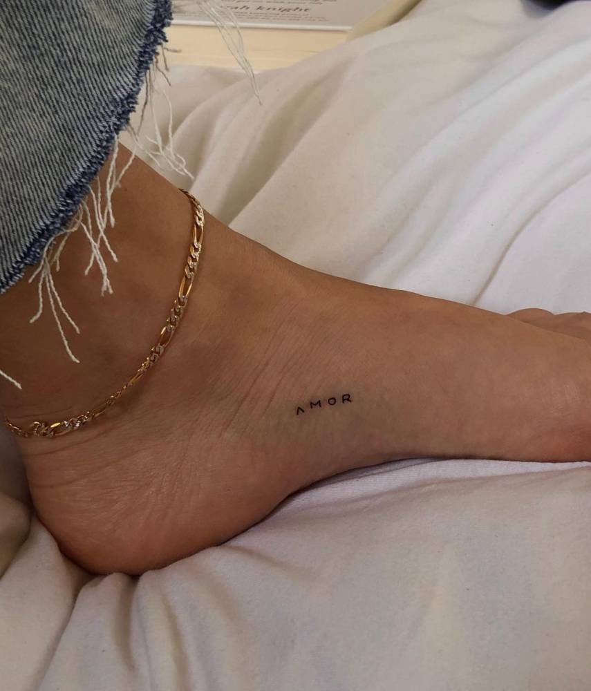 Amor" Lettering Tattoo On Janae Roberts' Foot 1000_x_855_jpg