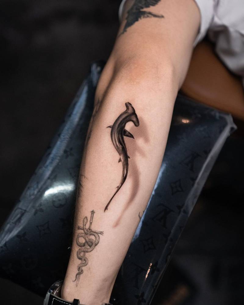 Micro-Realistic Hammerhead Shark Tattoo On The Forearm. 1000_x_800_jpg