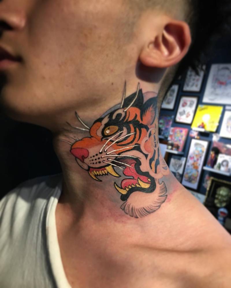 Neo Japanese Tiger Portrait Tattoo On The Neck. 1000_x_800_jpg