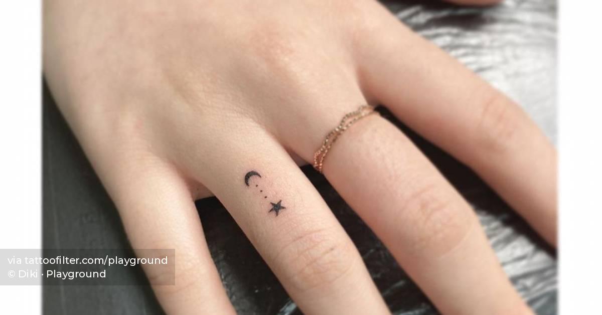 Minimalist Star And Moon Tattoo On The Finger. 628_x_1200_jpg