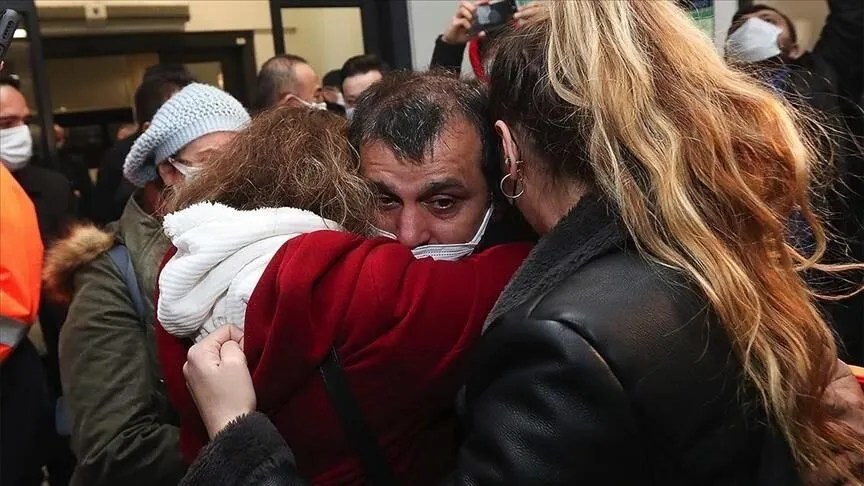 البحارة الأتراك المطلق سراحهم يصلون إسطنبول من نيجيريا 