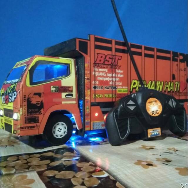 Video ini dibuat untuk subscriber saya yang merequest untuk menggambar truck anti gosip mohon maaf jika gambar yang saya buat tidak sama . Miniatur Truk Anti Gosip Rc Shopee Indonesia
