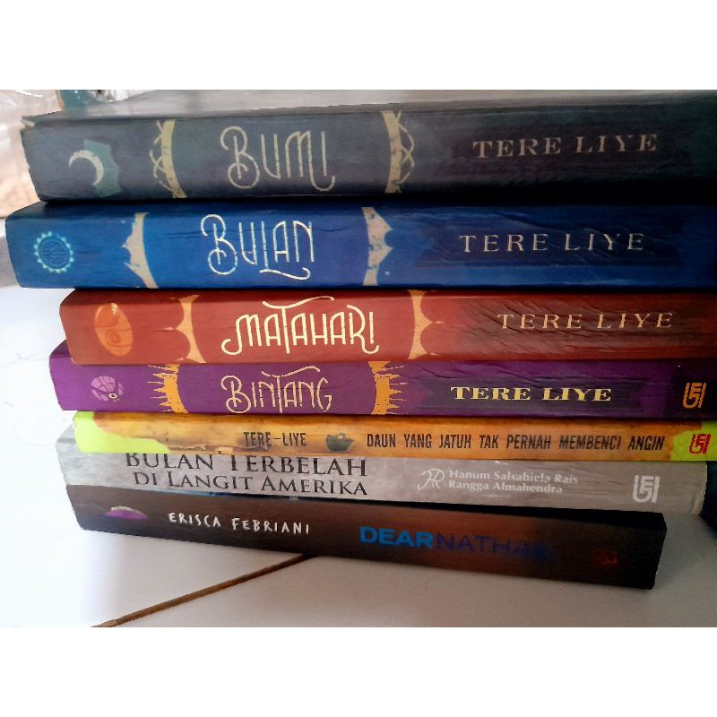 FREE HADIAH MENARIK) MURAH NOVEL BEKAS 1 PAKET BISA DAPAT EMPAT | Shopee  Indonesia