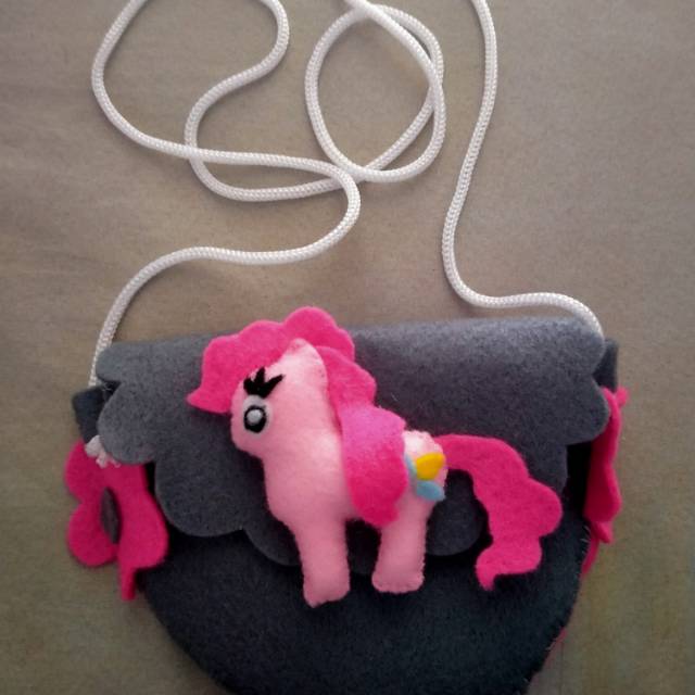 Detail produk dari tas pounch anak kain flanel karakter kelinci. Tas Anak Kain Flanel Shopee Indonesia