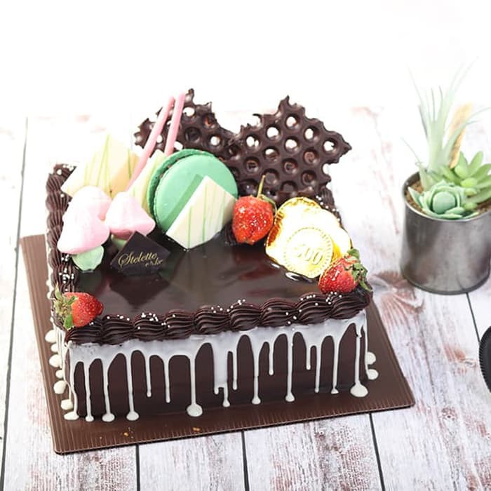 Lihat juga resep cara menghias kue tart . Kue Ulang Tahun Rasa Coklat Ukuran 20 X 20 Cm Murah Dan Enak Shopee Indonesia