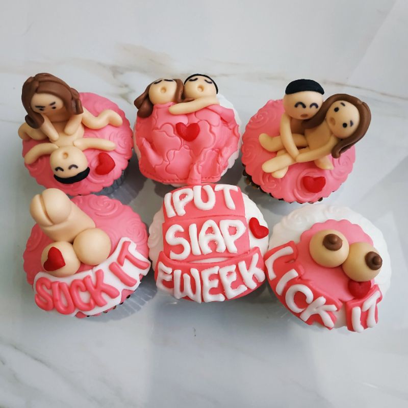 Cupcake surprise wedding edition scented doll. Harga Cupcake Bridal Shower Tema Dewasa Terbaru Agustus 2022 Biggo Indonesia