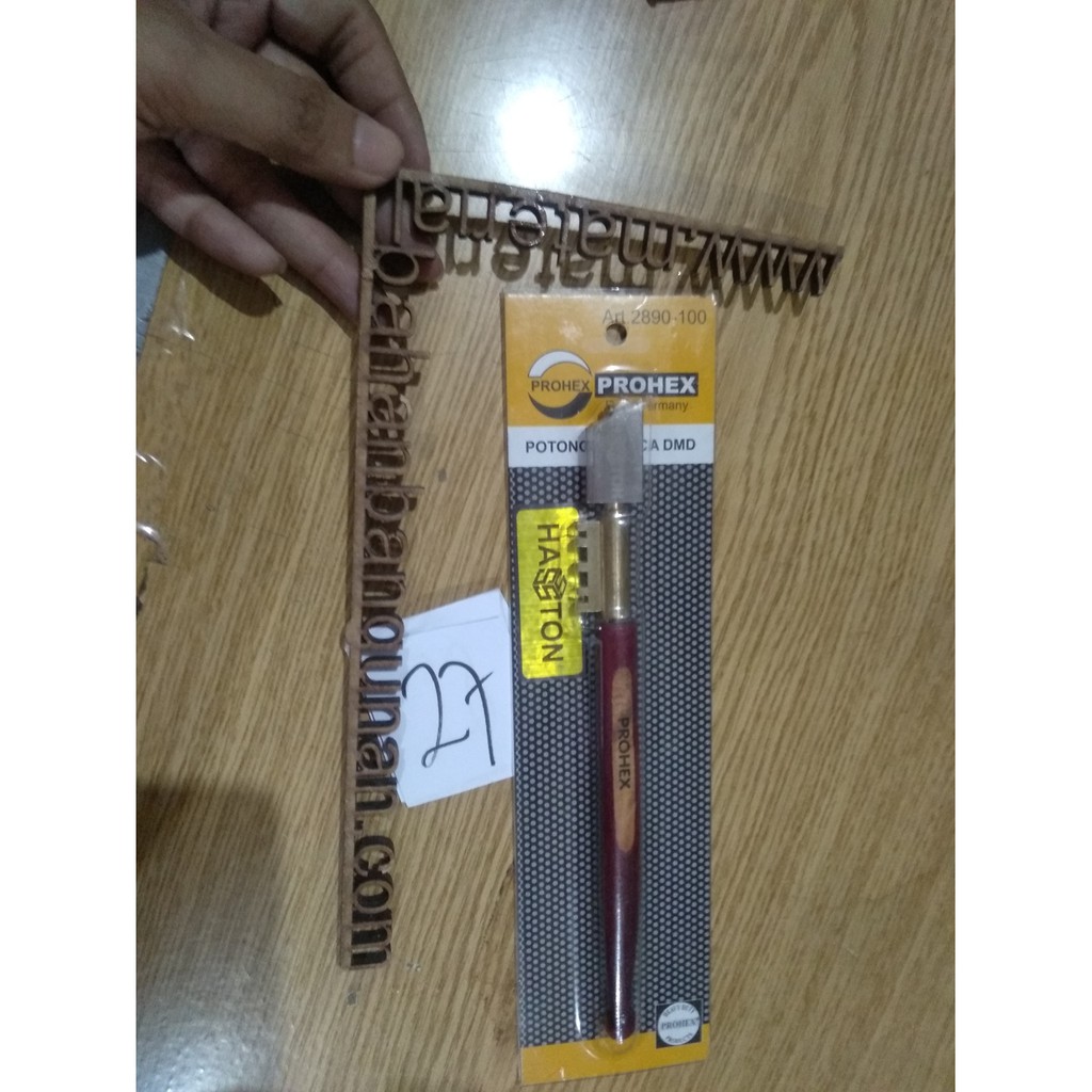 Alat Pemotong kaca manual glas pisau carter prohex tanpa minyak DISKON6 |  Shopee Indonesia