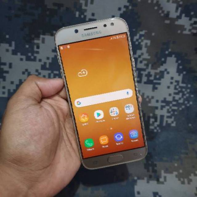 Anda bisa mendapatkan samsung j termurah di rentang 1 jutaan atau harga 2 jutaan dengan fitur dan spek yang lebih baik. Jual Handphone Hp Samsung Galaxy J5 Pro 2017 3 32 Second Seken Bekas Murah Indonesia Shopee Indonesia