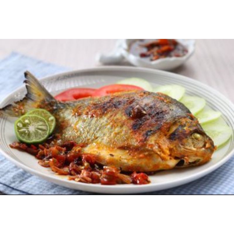 Ikan bawal, tenggiri, kuwe, baronang, pari, tongkol, kerapu. Harga Bakaran Ikan Terbaru November 2021 Biggo Indonesia