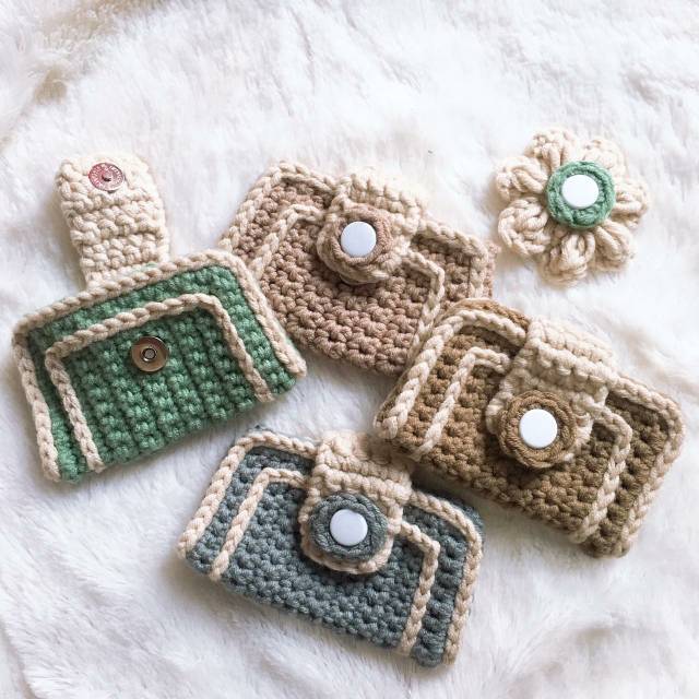 Diy network shows you an innovative place card idea for thanksgiving and harvest tables using simple white pumpkins decorated with a sharpie. Card Holder Dompet Kartu Crochet Wallet Dompet Handmade Shopee Indonesia