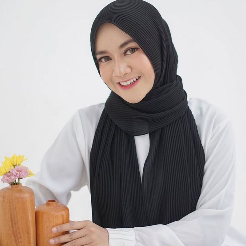 Pashmina plisket shawl pashmina plisket . Jual Bisa Cod Hijab Pashmina Plisket Premium Hitam Indonesia Shopee Indonesia