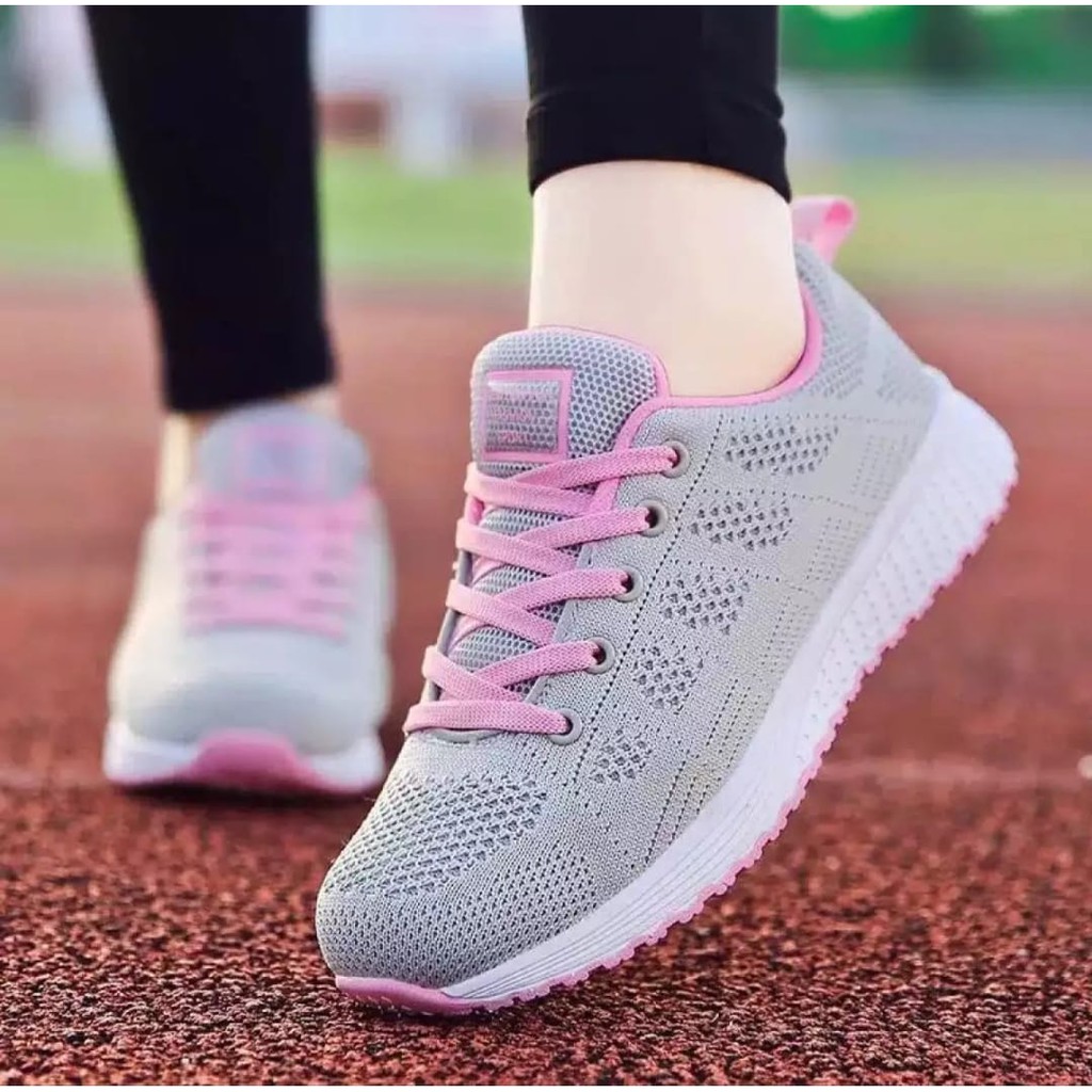 SEPATU SNEAKERS WANITA TERLARIS | Shopee Indonesia