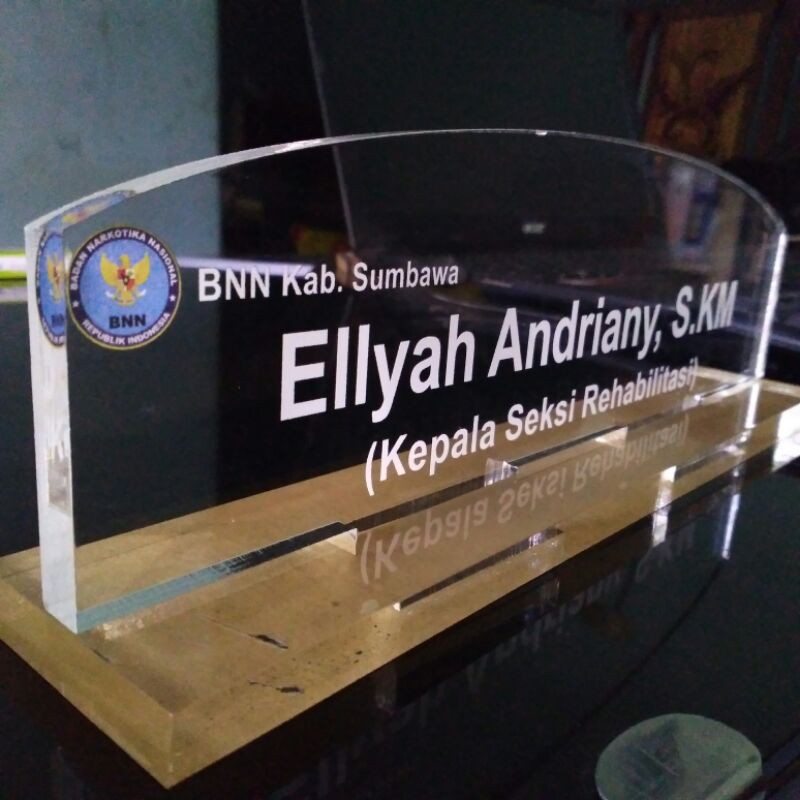 Meja jenis ini adalah yang paling banyak desainnya. Jual Papan Nama Meja Indonesia Shopee Indonesia