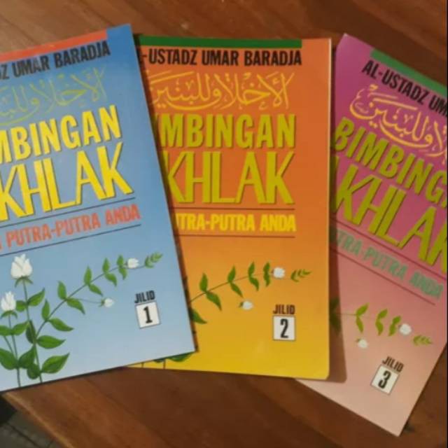 Wahai anak yang tercinta sesungguhnya akhlak yang baik itu menyebabkan kebahagiaan bag. Terjemah Kitab Al Akhlaq Lil Banin Bimbingan Akhlak Putra Juz 1 2 3 Lengkap Shopee Indonesia