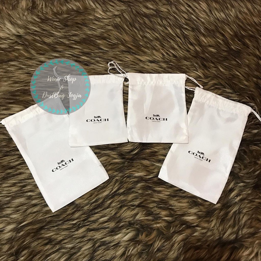 Some coach bags come with a dust bag you can use to keep your bag clean when it is not in use. Authentic Coach Dustbag Original Sarung Tas Pelindung Debu Serut Dust Bag Shopee Indonesia