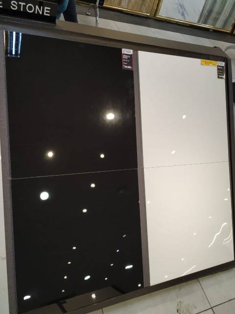 granit ini terlihat menarik dengan motifnya yang tidak beraturan, sesuai untuk desain kabinet bergaya klasik dengan ukiran dan sebagainya. Granit Tile Super Putih Keramik Putih 60 X 60 Keramik Granit Lantai Putih Ubin Shopee Indonesia