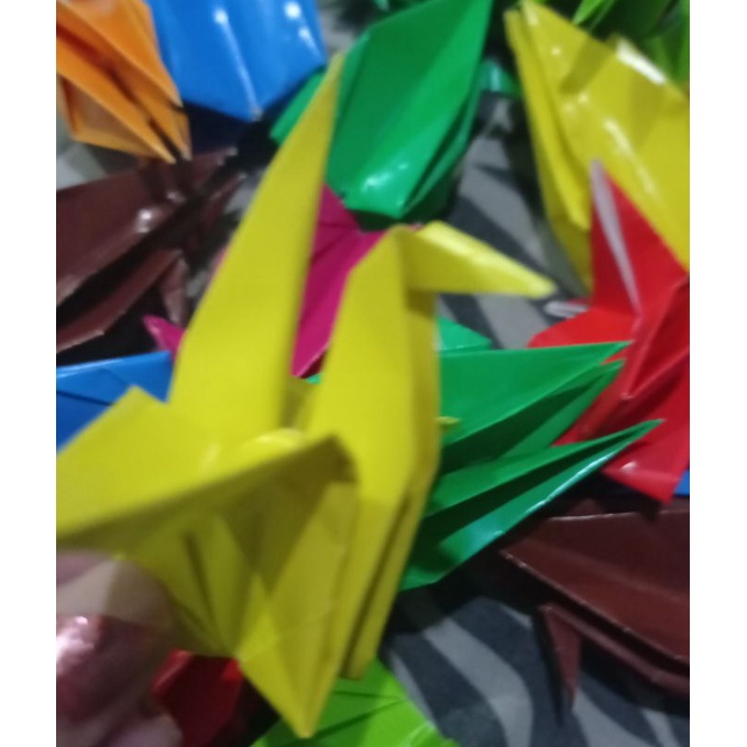 Payung yang sudah jadi dari kertas berwarna menggunakan teknik origami. Lipatan Origami Burung Bangau 1500 3pcs Shopee Indonesia