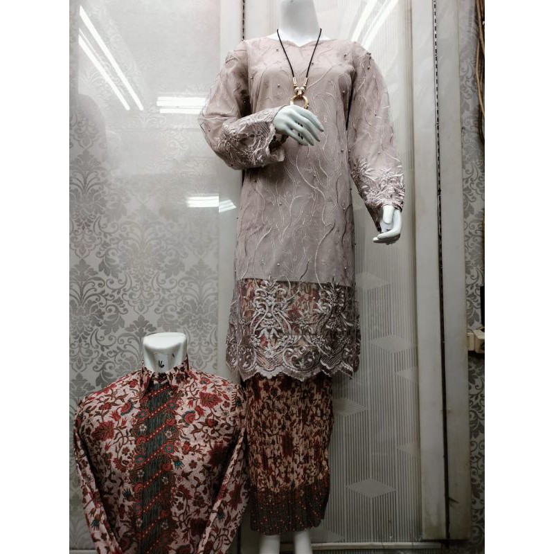 Cocok untuk dikenakan pada saat kondangan. Couple Kebaya Tunik Batik Silky Grosir Tanah Abang Shopee Indonesia