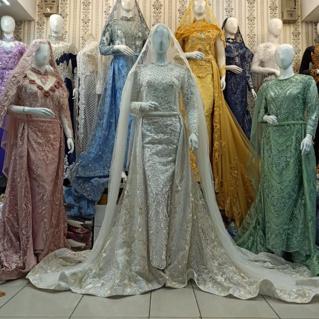 Pernikahan tersebut tampak dilakukan dalam adat sunda. Jual Gaun Span Full Payet Mewah Terbaru 2020 Gaun Akad Pengantin Gaun Pernikahan Terbaru Kebaya Akad Indonesia Shopee Indonesia