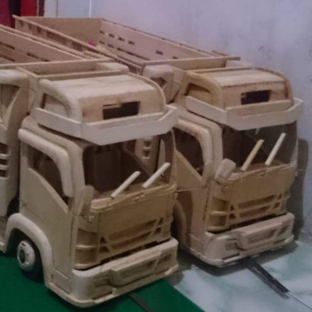 MINIATUR TRUK KAYU OLENG | Shopee Indonesia