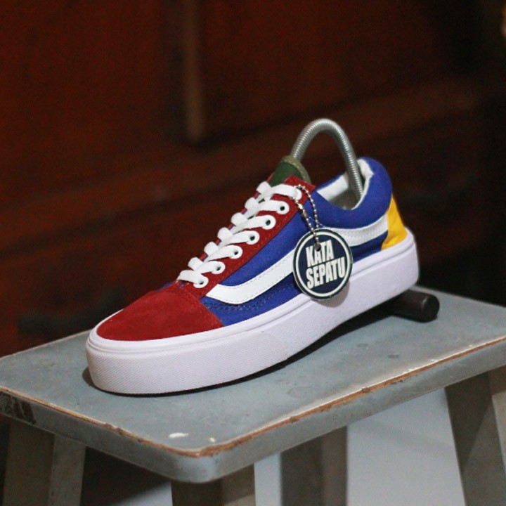 VANS OLD SKOOL INDOMARET - SEPATU SNEAKERS | Shopee Indonesia