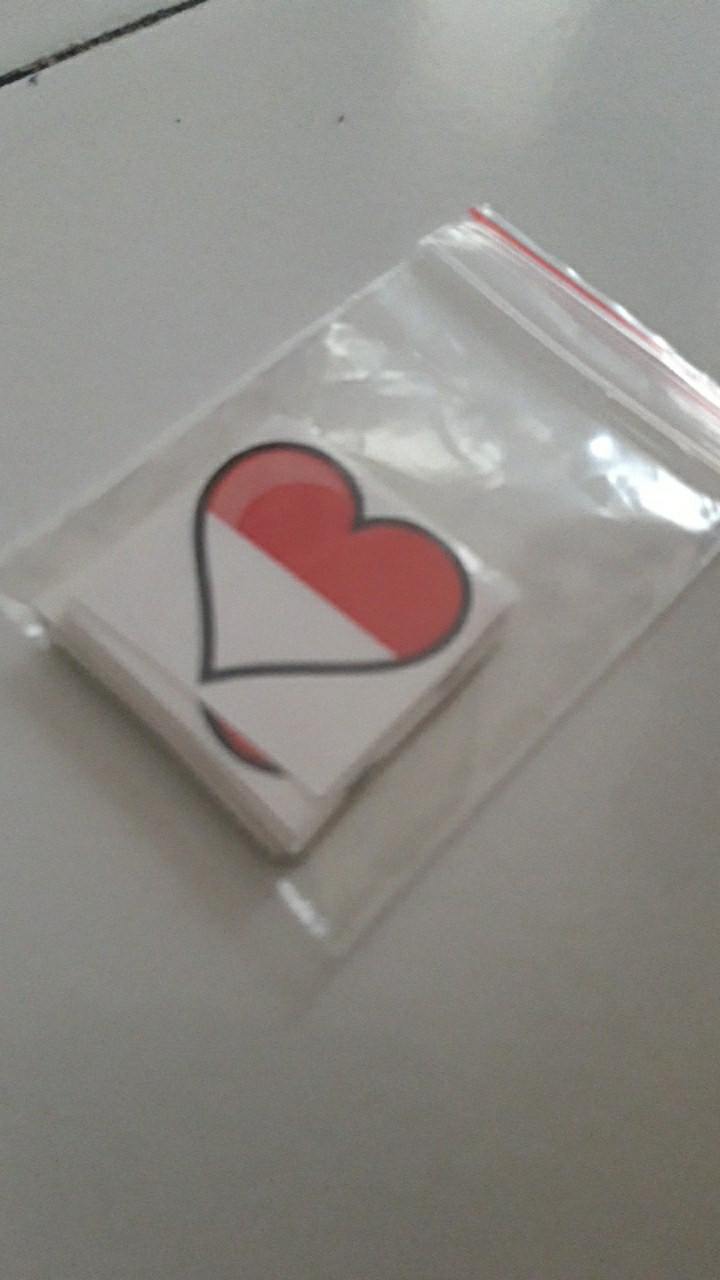 Hati merah klasik dianggap yang paling romantis. Stiker Pipi Bendera Merah Putih I Love Indonesia Motif Hati 3x2 Cm Shopee Indonesia