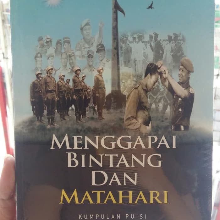 Harga murah di lapak angon buku. Buku Menggapai Bintang Dan Matahari Kumpulan Puisi Termurah Shopee Indonesia