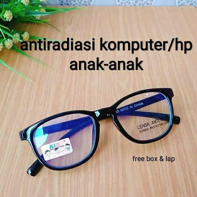 Sebab, radiasi sinar biru (blu ray) pada berbagai perangkat tersebut dipercaya dapat mengakibatkan sejumlah masalah pada mata.kacamata anti . Kaca Mata Anti Radiasi gratis box dan lap | Shopee Indonesia