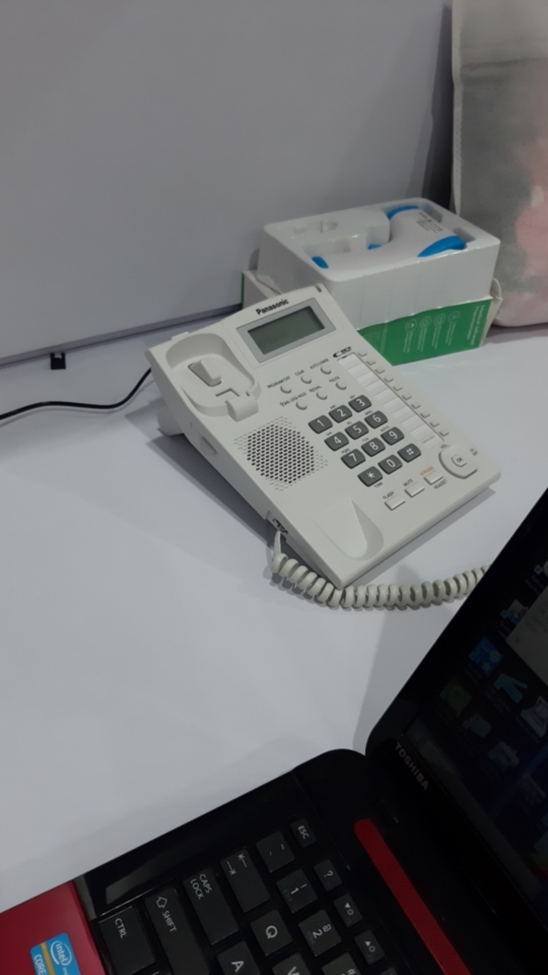 Telepon Kabel Panasonic KX-TS880MX Telepon Panasonic TS880 (Putih) | Shopee  Indonesia