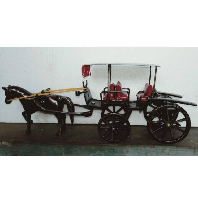 MINIATUR DELMAN KERETA KUDA - BAHAN BESI - KHAS JOGJA | Shopee Indonesia