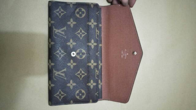 The tagline is most often used in association with the company's c. Preloved Louis Vuitton Wallet Two Tone Shopee Indonesia