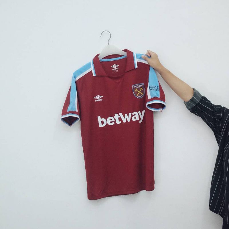 ∙ promo pengguna baru ∙ kurir instan ∙ bebas ongkir ∙ cicilan 0%. Jual Jersey West Ham United Indonesia Shopee Indonesia