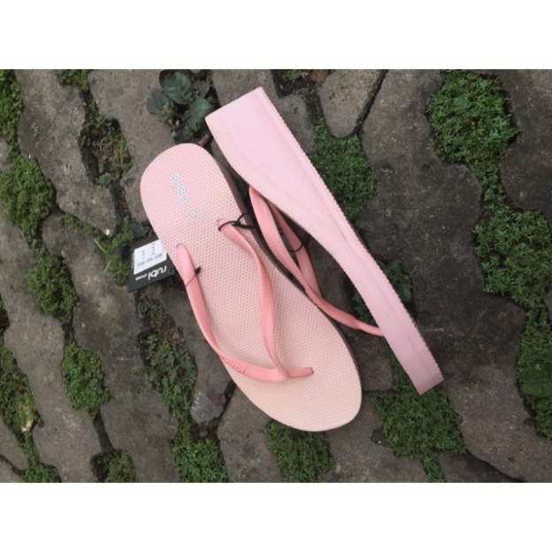 Wedge Shoes Rubi
 Gif