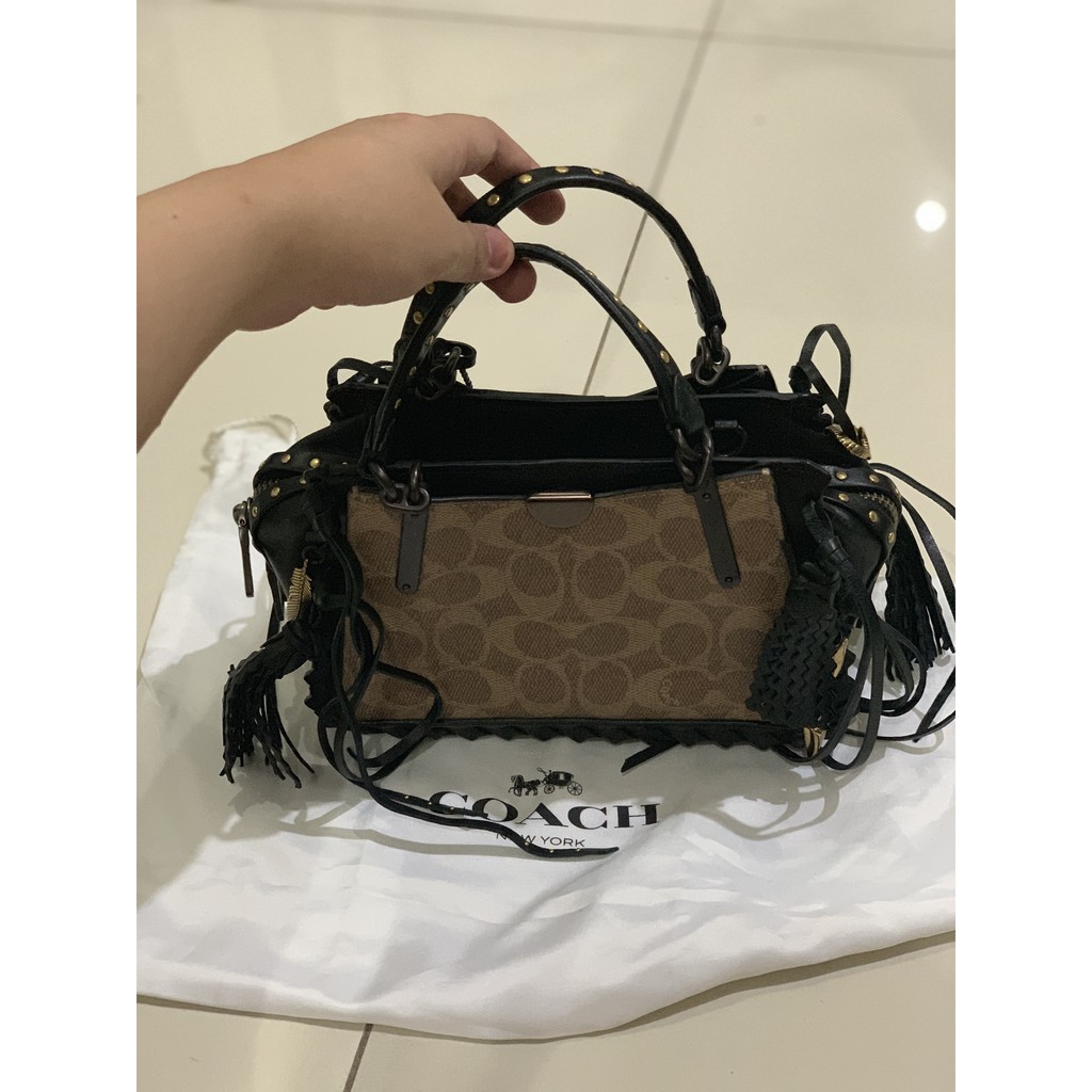 Detachable strap with 21 1/2 drop for shoulder or crossbody wear . Jual Coach Dreamer 21 Signature Canvas Whipstitch Tattoo Indonesia Shopee Indonesia