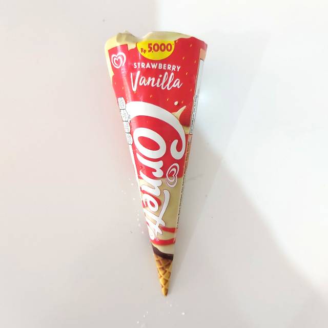 Walls Cornetto Strawberry Vanilla 82 ml | Shopee Indonesia