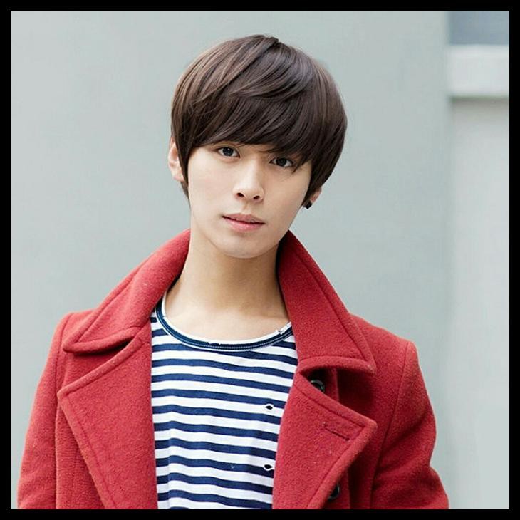 Berikut ini beberapa inspirasi gaya rambut pendek agar terlihat lebih muda dan segar yang disukai oleh pria. Wig Rambut Pria Model Pendek Dengan Poni Shopee Indonesia