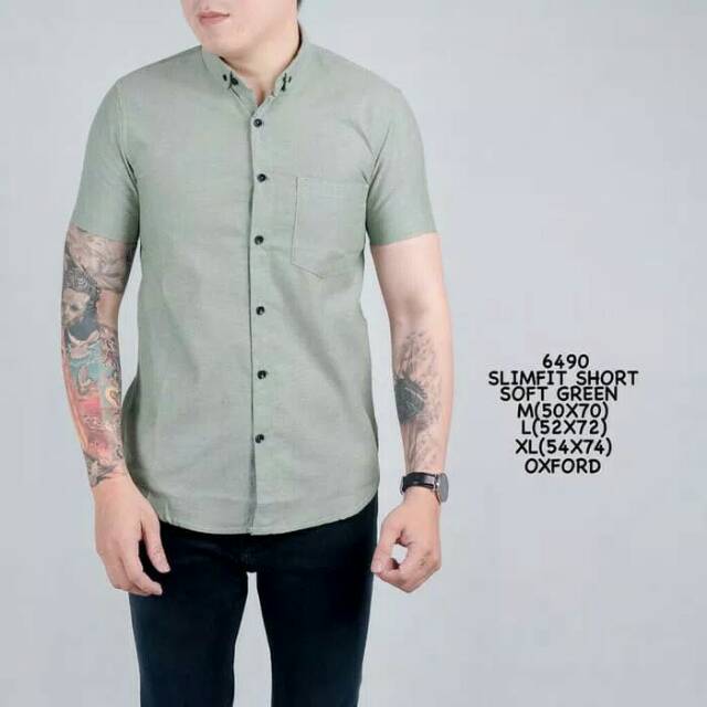 Fateh!!!kak atim sekarang gak bisa ngeliat wajah kamu yg ganteng itu tapi hanya bisa menatap foto mu yg coll di foto kita berdua (menatap fotonya . Gaya Foto Cowok Casual - gaya foto