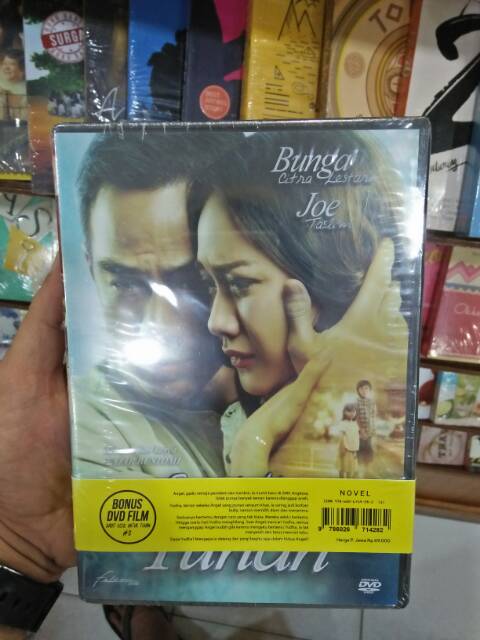 Dalam penelitian ini adalah analisis nilai moral, nilai pendidikan, nilai sosial dalam novel surat kecil untuk tuhan karya agnes davonar. Novel Surat Kecil Untuk Tuhan 3 Bonus Dvd Agnes Danovar Shopee Indonesia