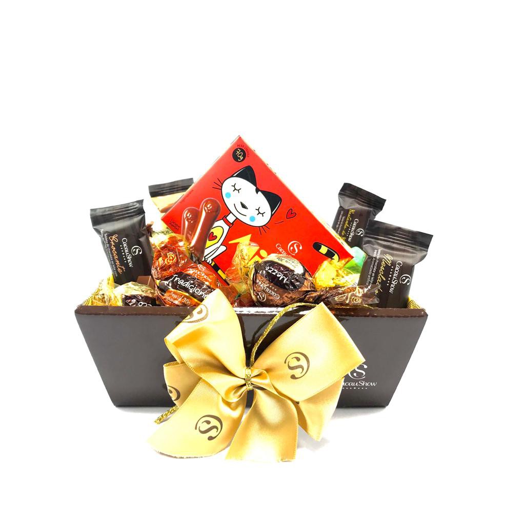 Outra opção de presente com formato … Cesta Presente Namorados 20 Chocolates Cacau Show Shopee Brasil