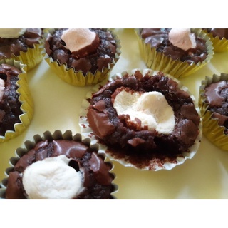 Kami menyajikan berbagai macam produk populer khas parahyangan, seperti peuyeum dan ketan bandung yang diolah menjadi brownies kukus, brownies bakar, cakes, . Mini Brownies Bite Brownies Bite Premium Brownies Bites Goodies Shopee Malaysia