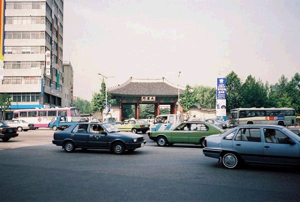 하단메뉴 1 신문사소개 사업제휴 광고문의 불편신고 편집규약 저작권문의 독자권익위 하단메뉴 2 기자윤리강령 광고윤리강령 재난보도준칙 개인정보취급방침 청소년보호정책 이메일수집거부 고충처리인제도 매체정보. BuSanYoungDoBridge :: 1988ë…„ ì„œìš¸ì˜ ëª¨ìŠµ