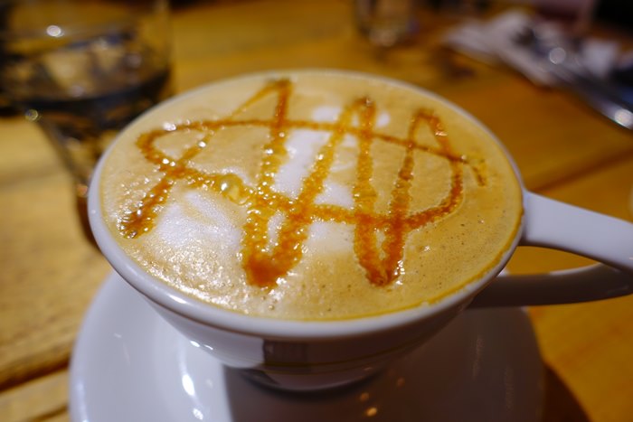 【食記】Panos Cafe．24小時營業的比利時連鎖餐廳(杭州店) @ 東門站