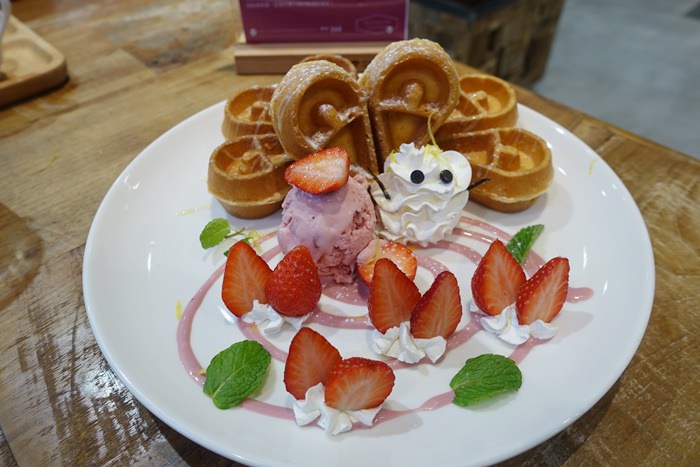 【食記】Mountain Cafe 天然食材，食尚美學．到時尚家俱館內喝咖啡 @西湖站(內科)