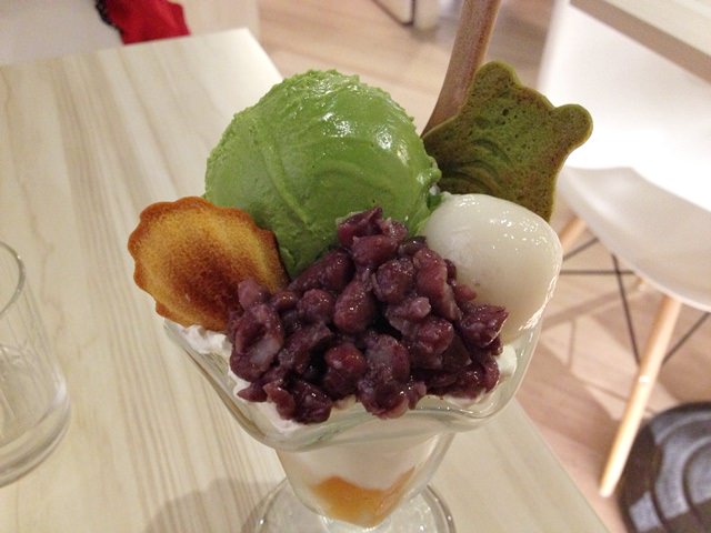 【食記】台日合併的輕食甜點 Machikaka 抹茶白玉聖代好好吃~~