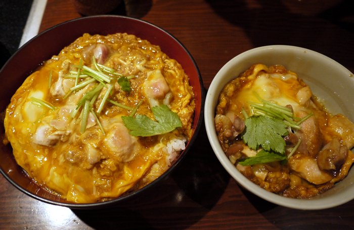 【13 秋日．楓遊東京 】- 號稱東京最好吃的親子蓋飯 銀座比內や(比內雞) 究極親子丼